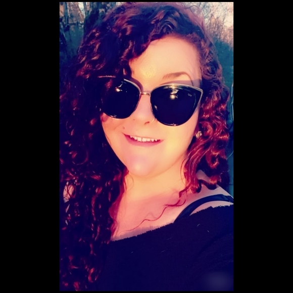 Meet your Posher, Trianna - Picture 2 of 3